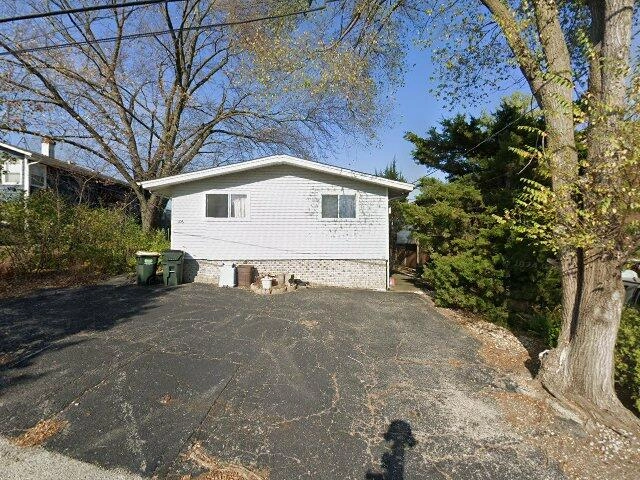 House image located at Round Lake, IL 60073