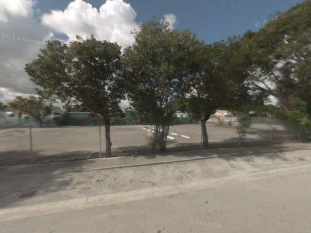 House image located at Miami, FL 33127