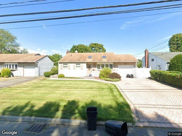 House image located at Lindenhurst, NY 11757