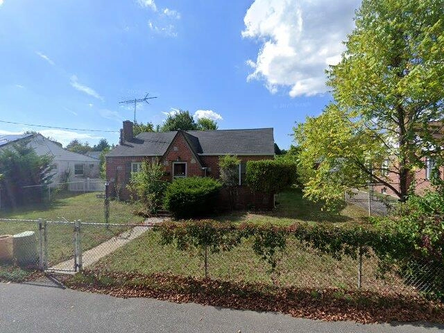 House image located at Islip, NY 11751