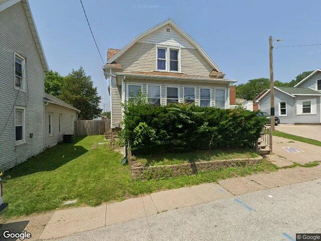 House image located at Muscatine, IA 52761