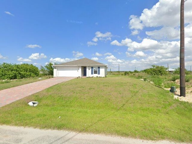 House image located at Labelle, FL 33935
