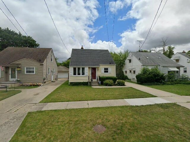 House image located at Flint, MI 48503