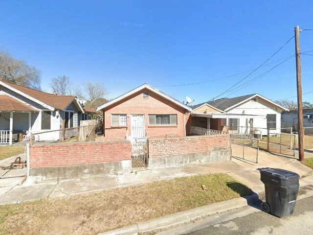 House image located at Houston, TX 77004