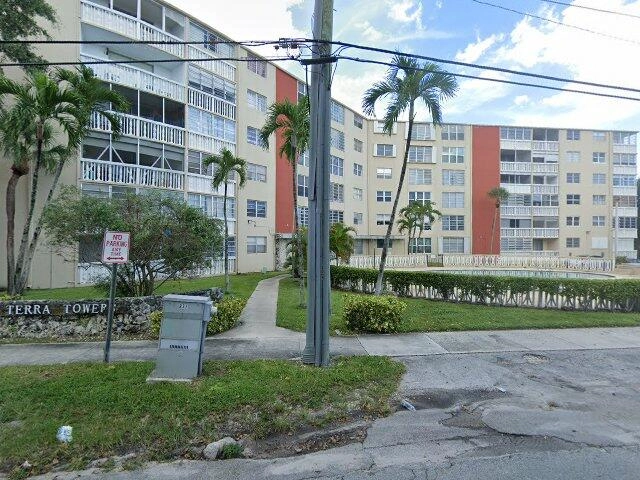 House image located at Miami, FL 33161