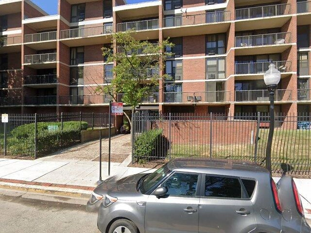 House image located at Chicago, IL 60616