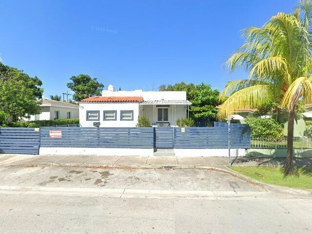 House image located at Miami, FL 33127