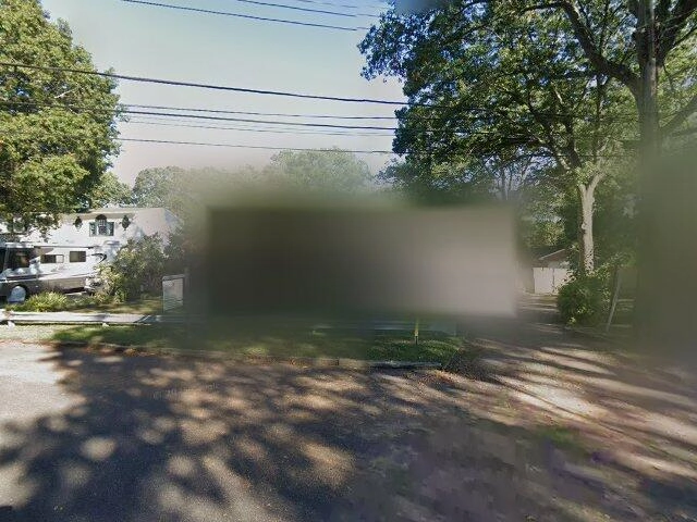 House image located at West Islip, NY 11795