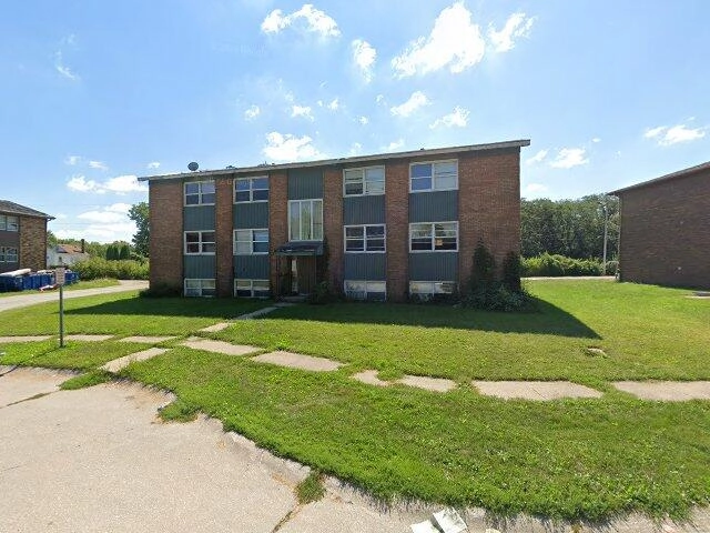 House image located at Silvis, IL 61282