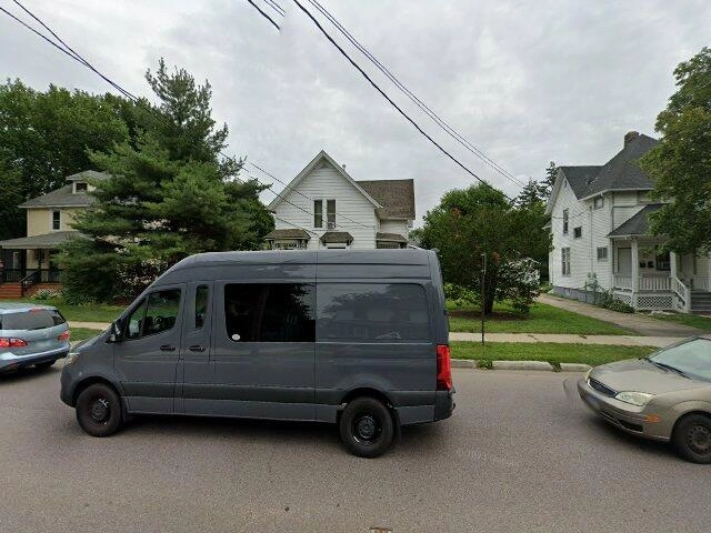 House image located at Elgin, IL 60123