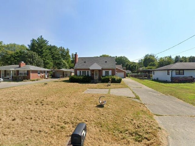 House image located at Louisville, KY 40214