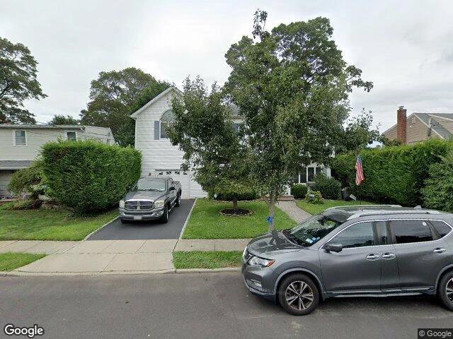House image located at Massapequa Park, NY 11762