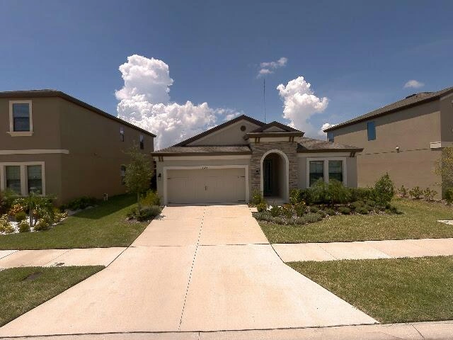 House image located at Lithia, FL 33547