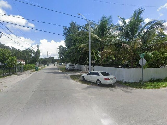 House image located at Miami, FL 33167