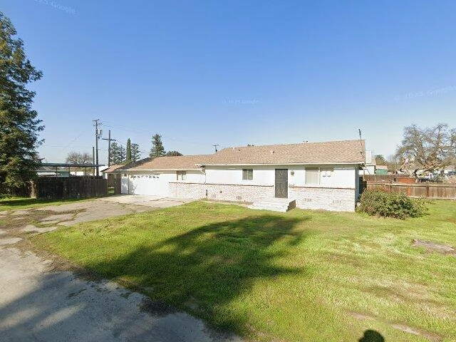 House image located at Laton, CA 93242