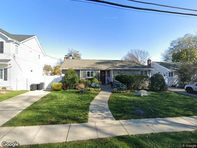 House image located at Oceanside, NY 11572