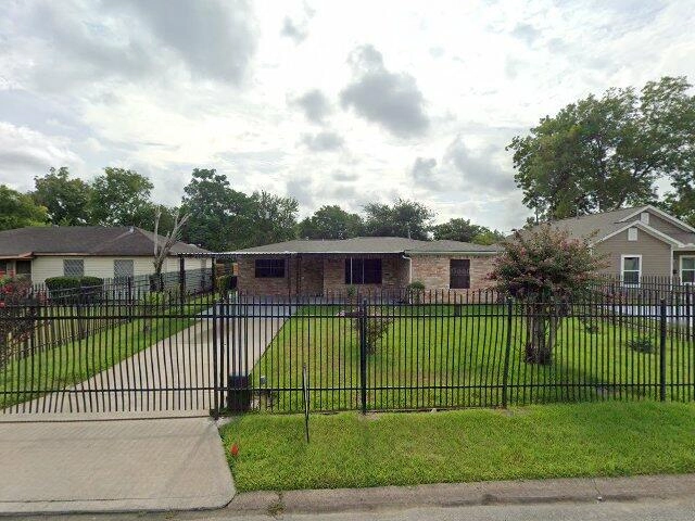 House image located at Houston, TX 77033