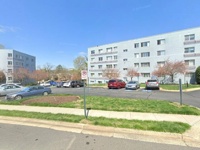 House image located at Arlington, VA 22204