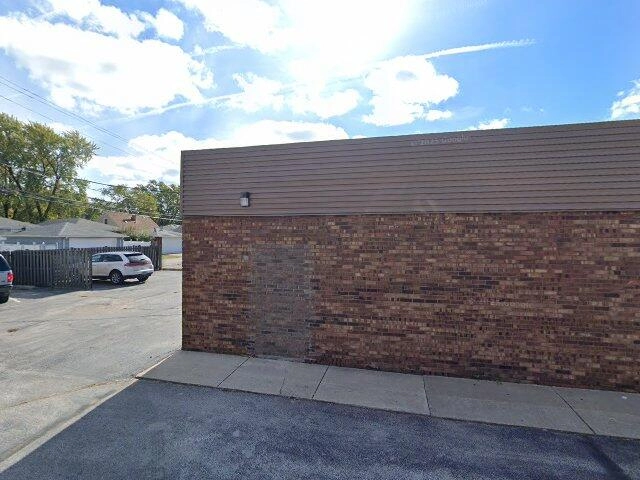 House image located at South Holland, IL 60473