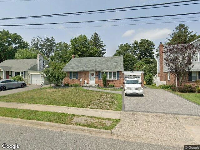 House image located at Farmingdale, NY 11735
