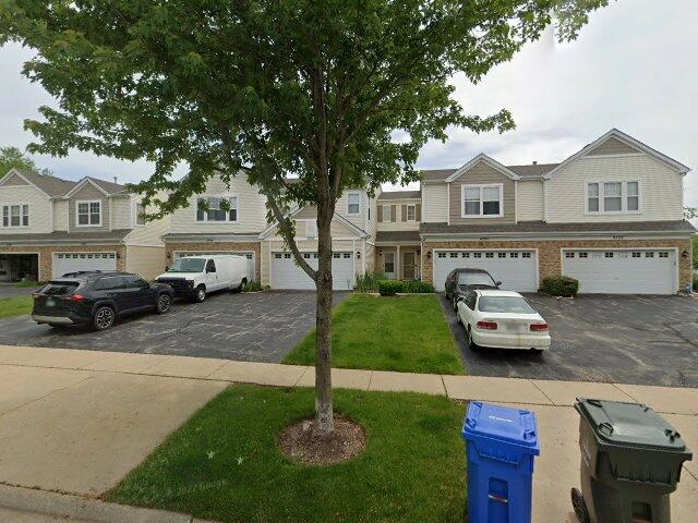 House image located at Carpentersville, IL 60110