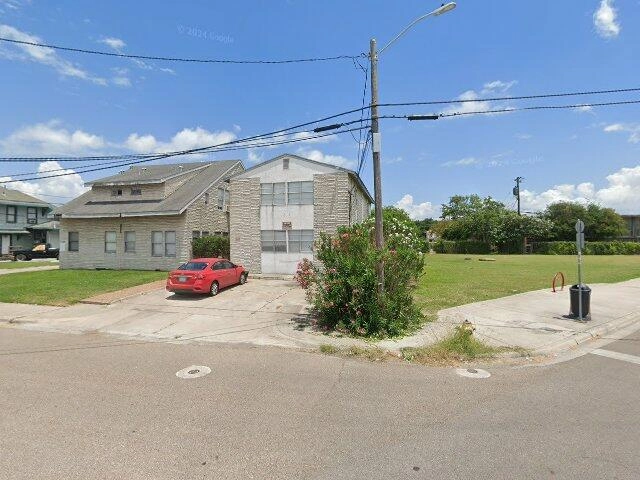 House image located at Akron, OH 44314