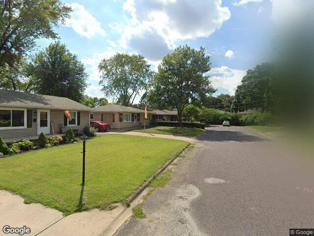 House image located at Pekin, IL 61554