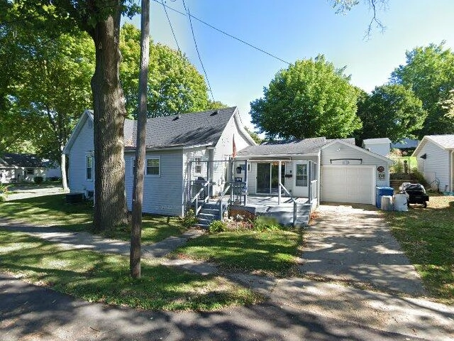 House image located at Dixon, IL 61021