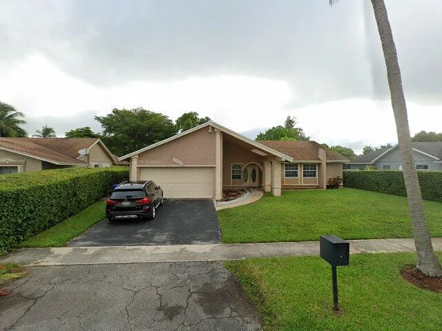 House image located at Hollywood, FL 33023