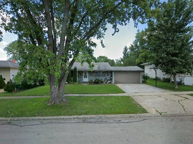 House image located at Carpentersville, IL 60110