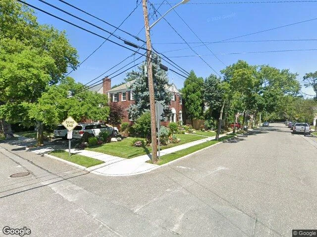 House image located at Hewlett, NY 11557