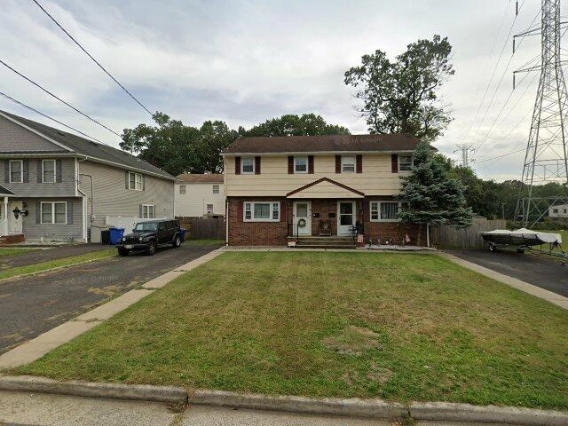 House image located at Saint Louis, MO 63125