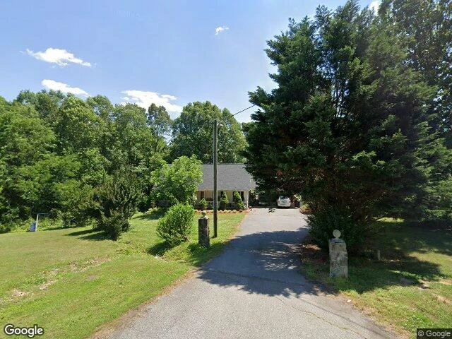 House image located at Hickory, NC 28602