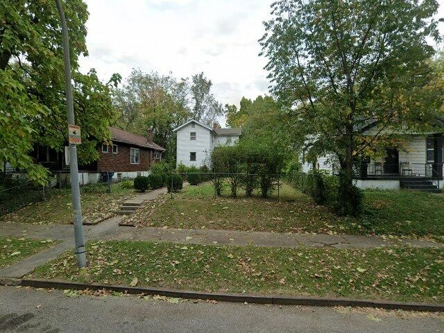 House image located at Saint Louis, MO 63120