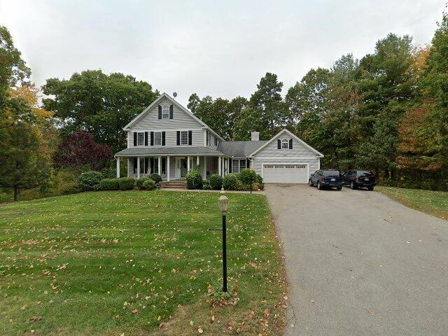 House image located at Methuen, MA 01844