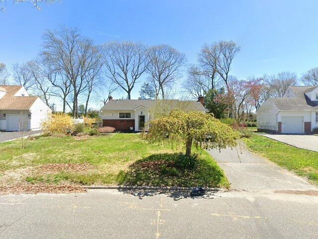 House image located at Commack, NY 11725