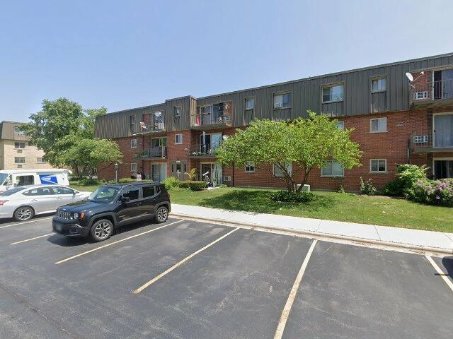 House image located at Wheeling, IL 60090