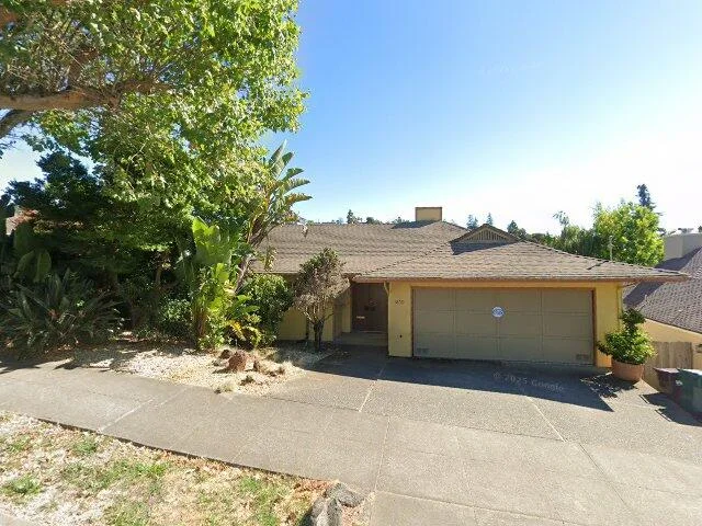 House image located at Oakland, CA 94610