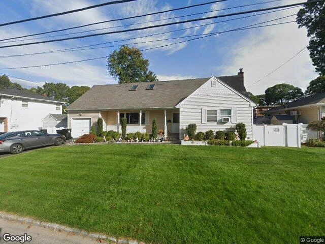 House image located at West Islip, NY 11795