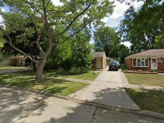 House image located at Warren, MI 48088