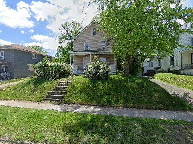 House image located at Massena, NY 13662