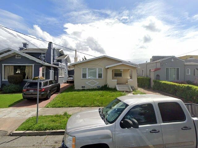 House image located at Oakland, CA 94605