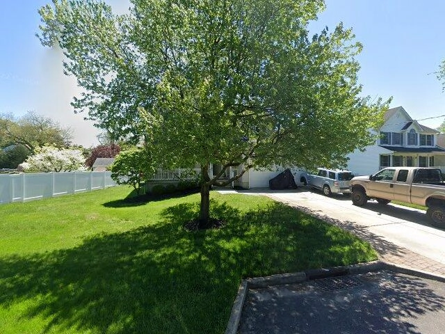 House image located at Riverton, NJ 08077