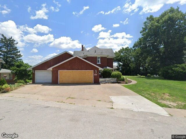 House image located at Davenport, IA 52804