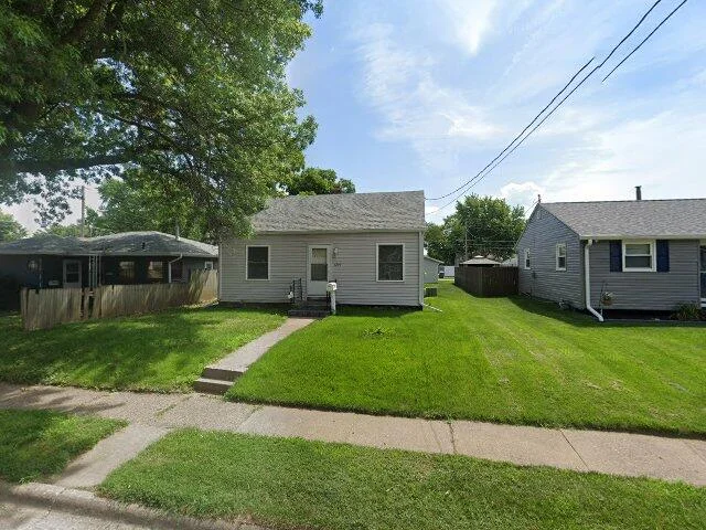 House image located at Davenport, IA 52802