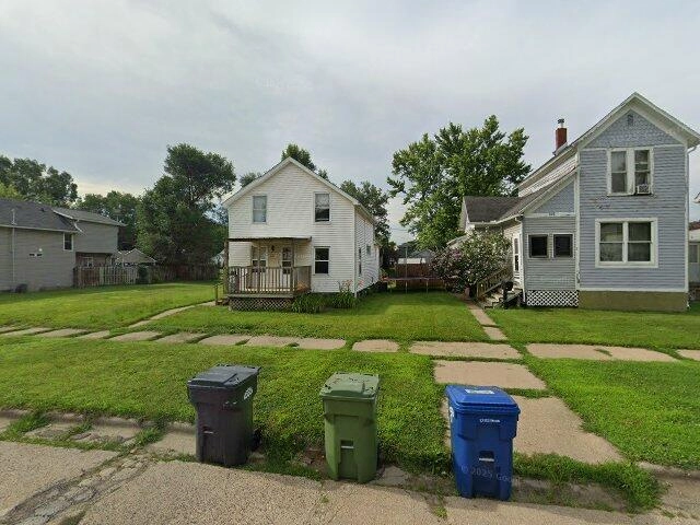 House image located at Clinton, IA 52732