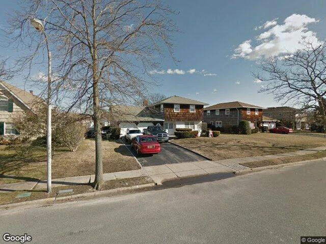 House image located at West Islip, NY 11795