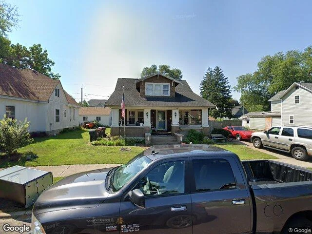 House image located at Pekin, IL 61554