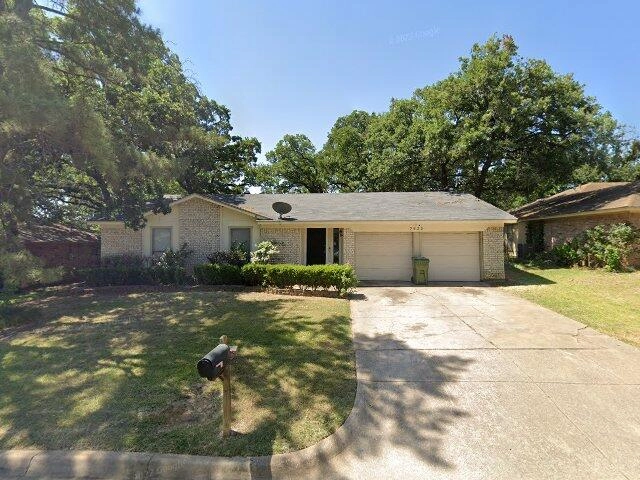 House image located at Arlington, TX 76017