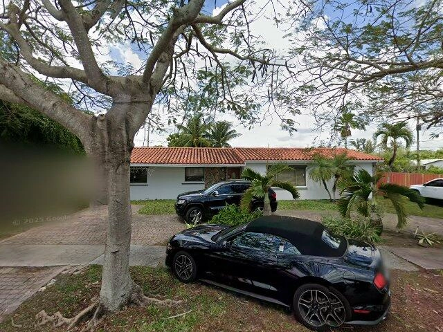 House image located at Miami, FL 33174